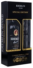 Водка "Кремлин Эворд" 0,7 л (набор со стопками)