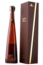 Спиртной напиток "Текила Дон  Хулио 1942 Аньехо" 0,75 л в п/у